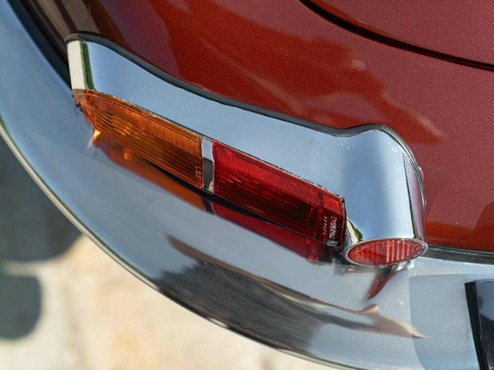 Image 21/50 of Jaguar E-Type 3.8 (1964)