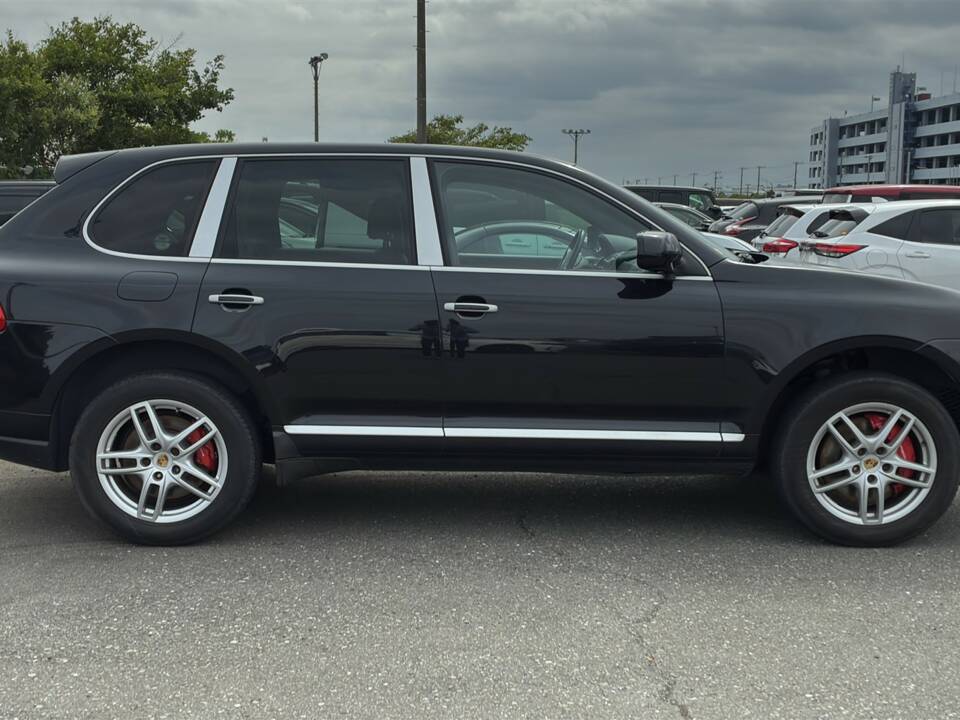 Image 7/50 of Porsche Cayenne Turbo (2007)