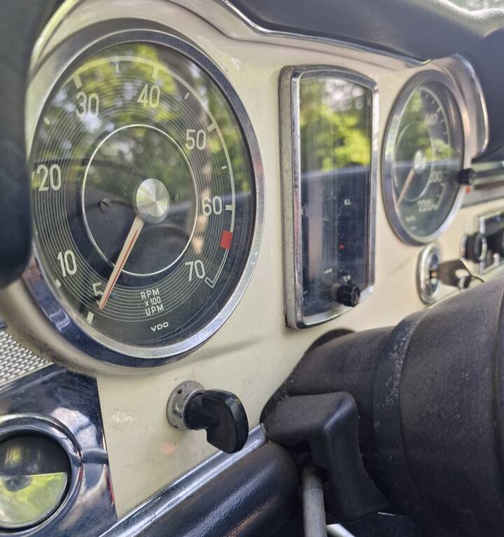 Image 21/100 de Mercedes-Benz 250 SL (1967)