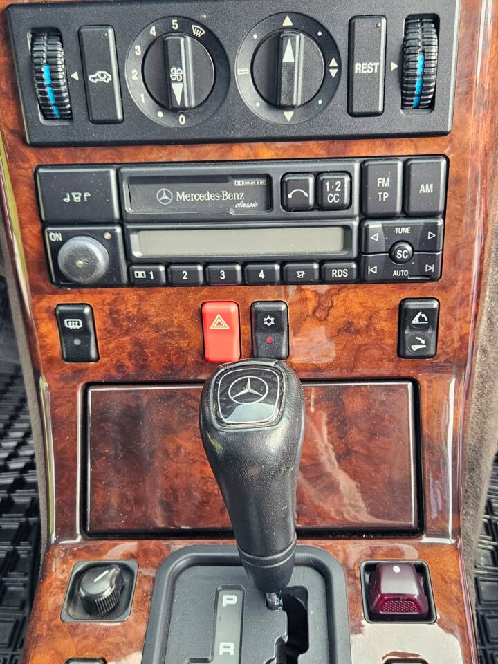 Image 4/6 de Mercedes-Benz SL 280 (1995)
