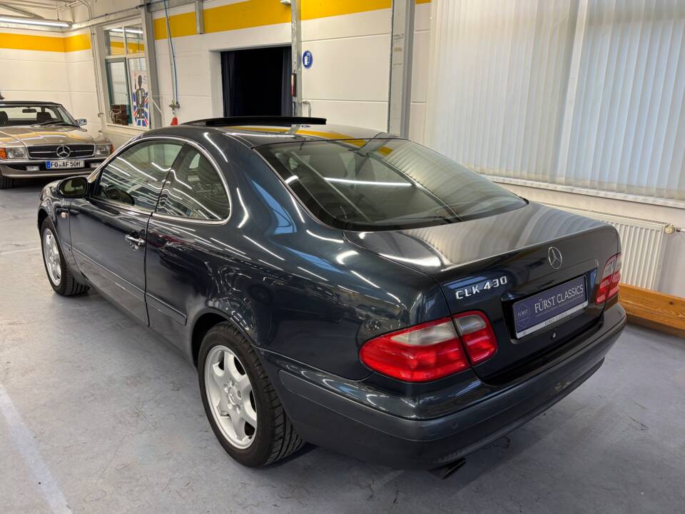 Imagen 12/16 de Mercedes-Benz CLK 430 (1999)