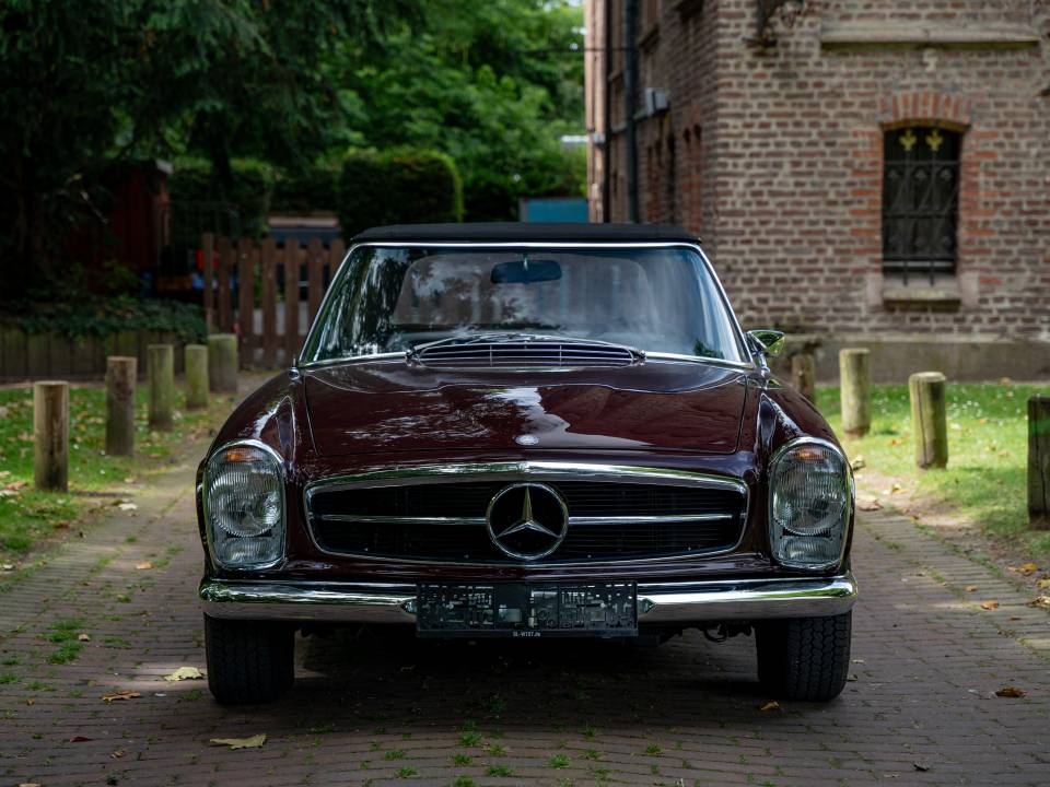 Image 7/59 of Mercedes-Benz 280 SL (1971)