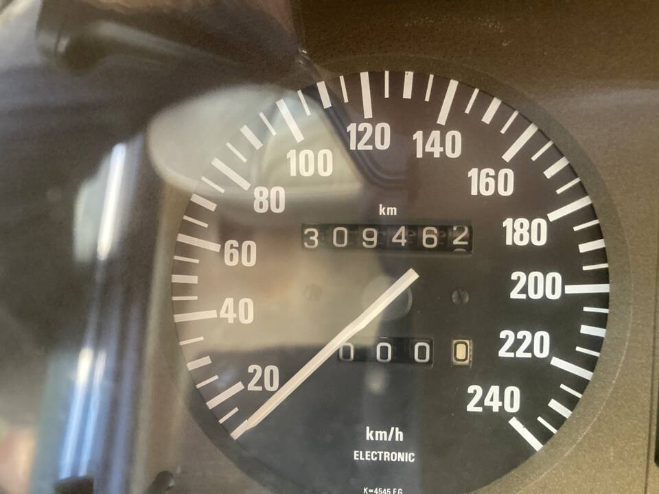 Afbeelding 13/13 van BMW 728i (1983)