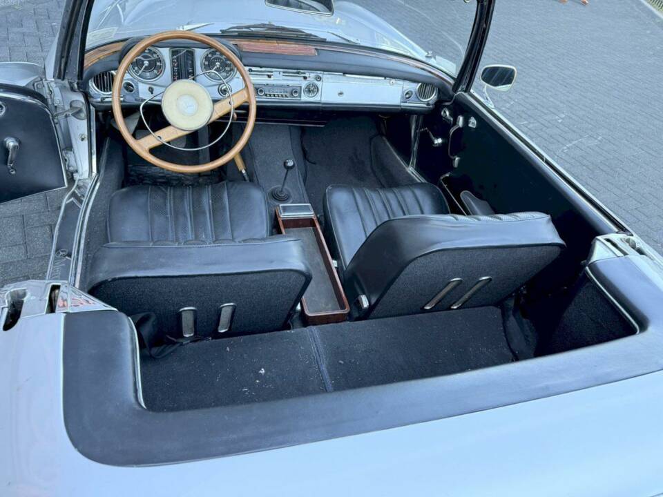 Image 19/36 of Mercedes-Benz 230 SL (1965)