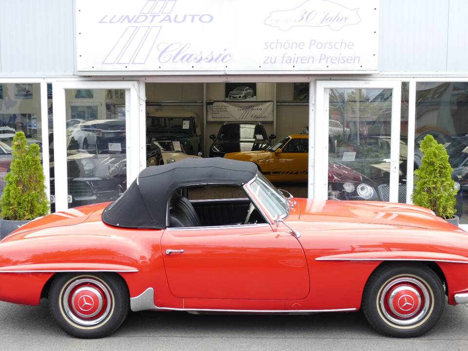 Image 2/23 of Mercedes-Benz 190 SL (1958)