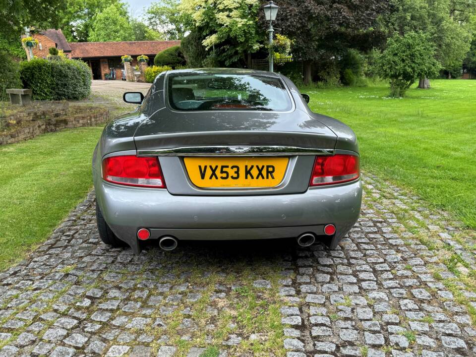 Image 14/23 de Aston Martin V12 Vanquish (2003)