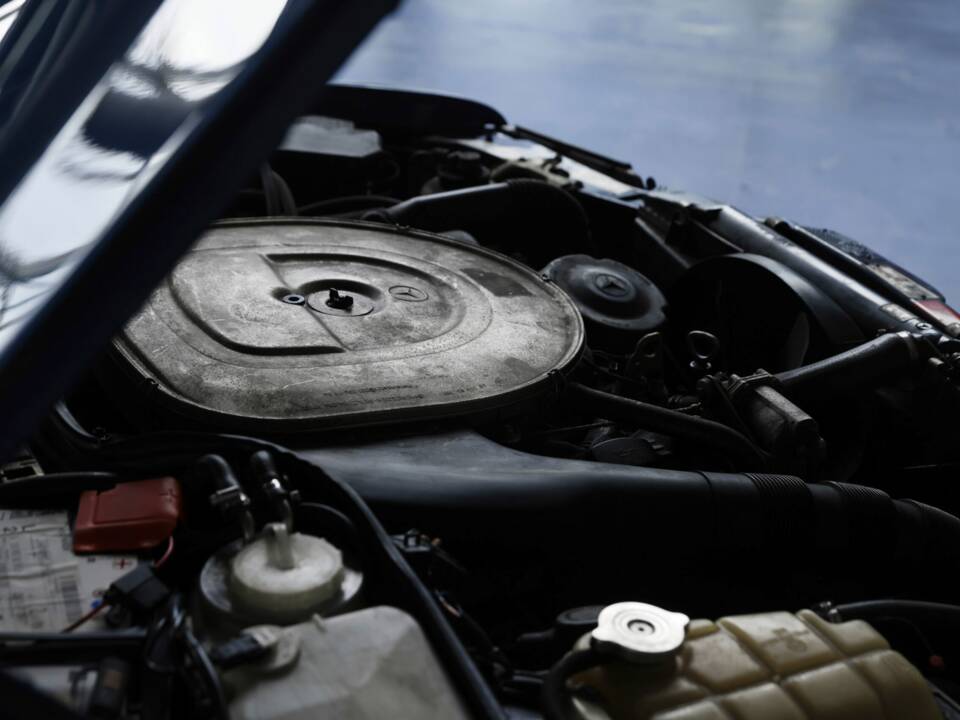 Image 31/39 of Mercedes-Benz 560 SEC (1990)