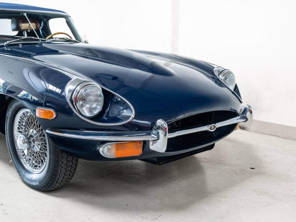 Image 27/36 of Jaguar E-Type (1969)