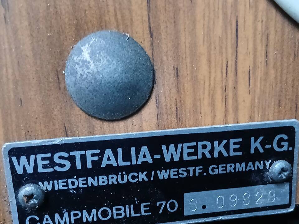 Image 11/21 of Volkswagen T2b Westfalia (1973)
