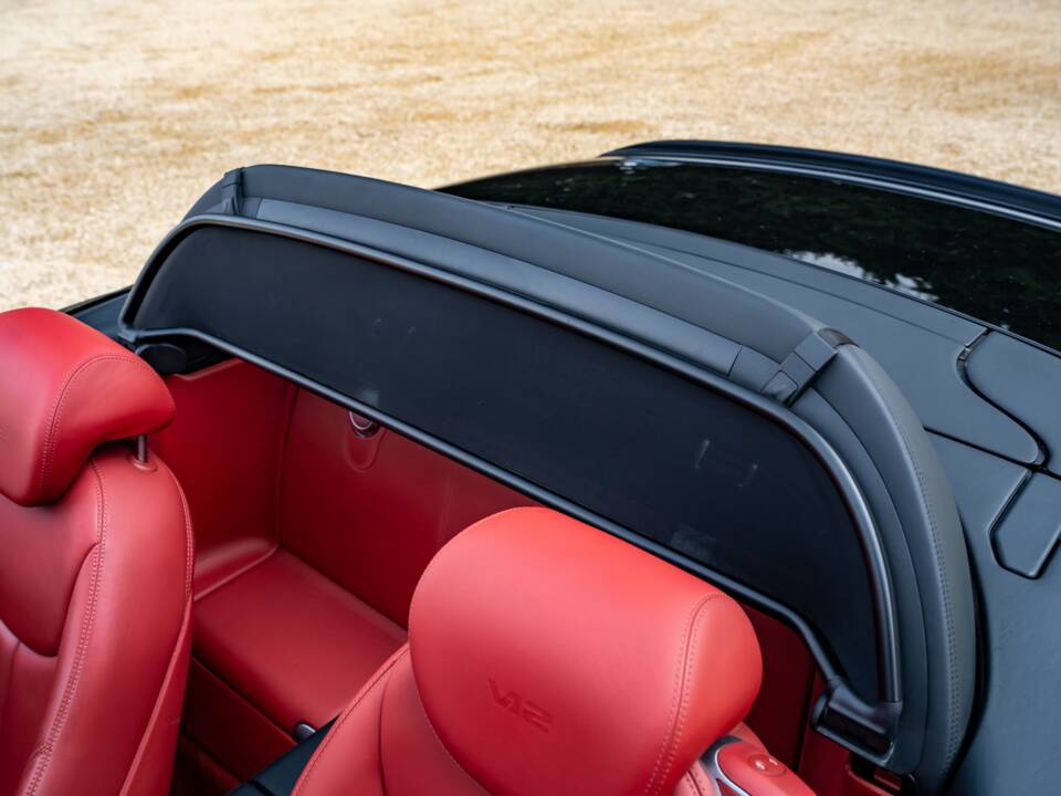Image 12/47 of Mercedes-Benz SL 600 (2004)