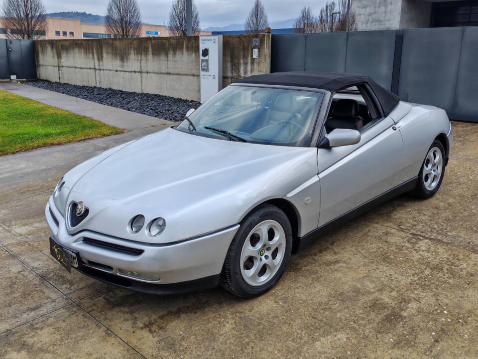 Bild 15/40 von Alfa Romeo Spider 2.0 Twin Spark 16V (1997)