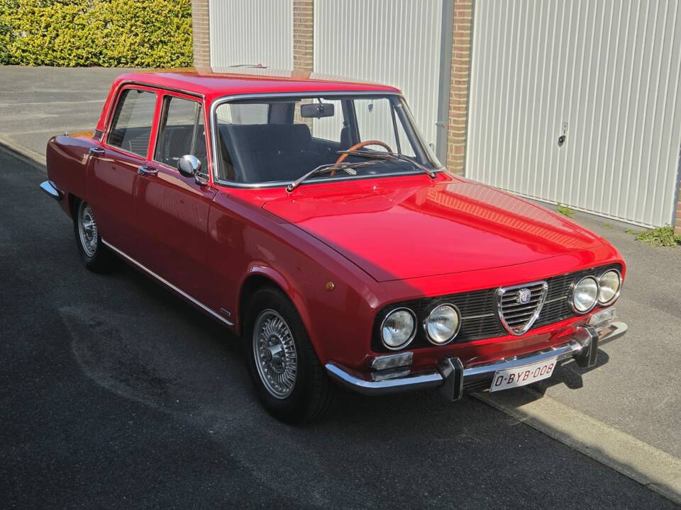 Image 5/50 of Alfa Romeo 2000 Berlina (1973)
