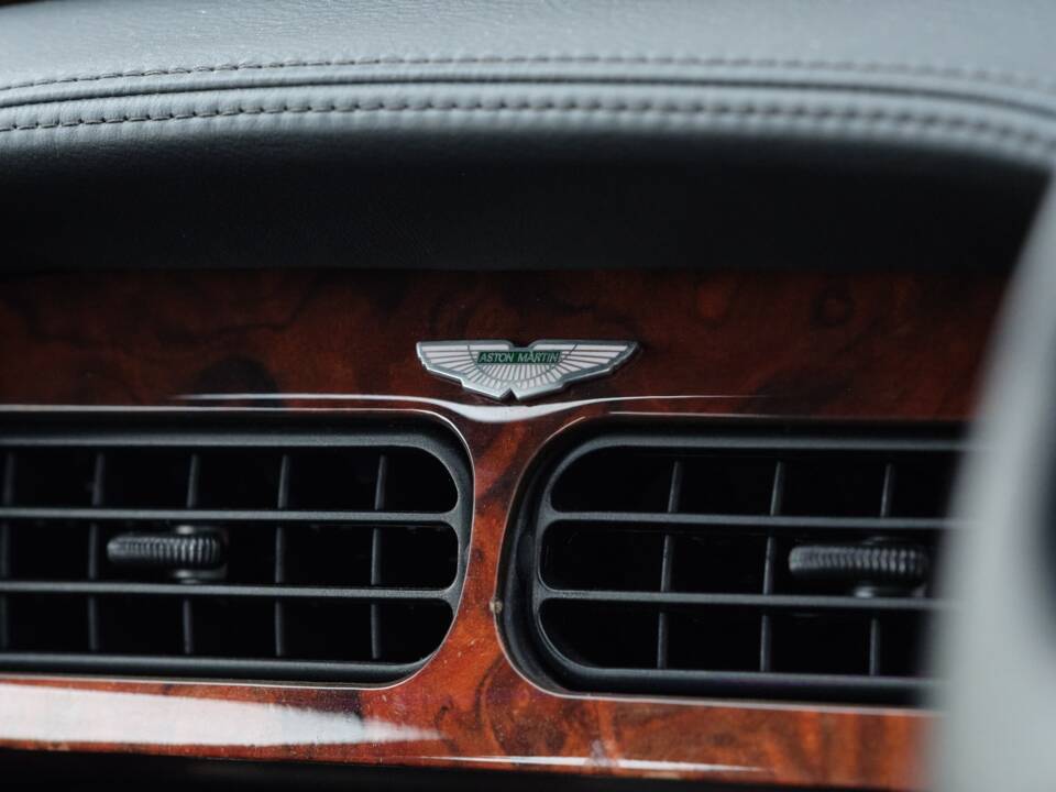 Bild 38/42 von Aston Martin DB 7 Vantage (2001)