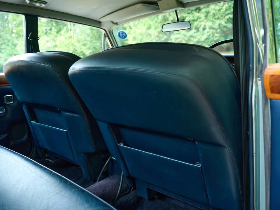 Image 45/46 of Rolls-Royce Silver Shadow I (1974)