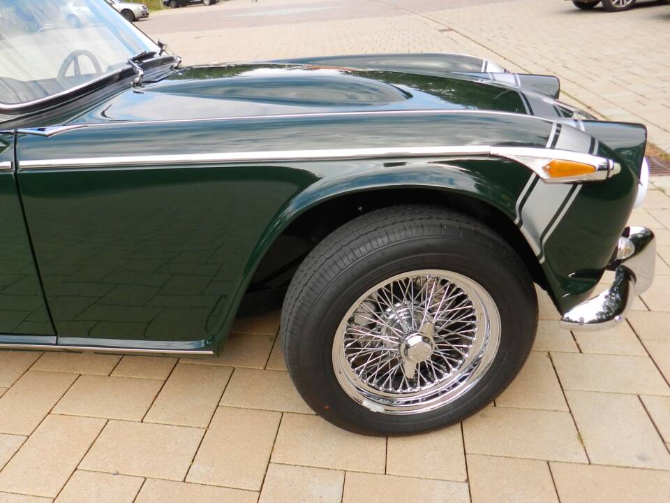 Image 57/66 of Triumph TR 250 (1968)