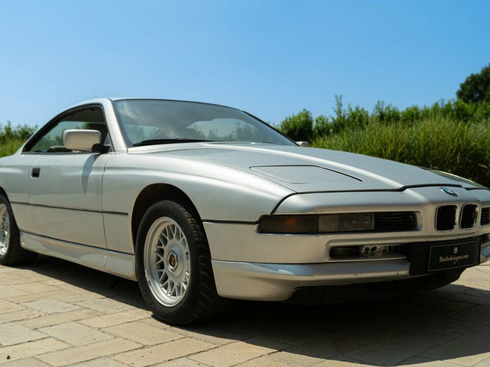 Image 10/50 de BMW 850i (1990)