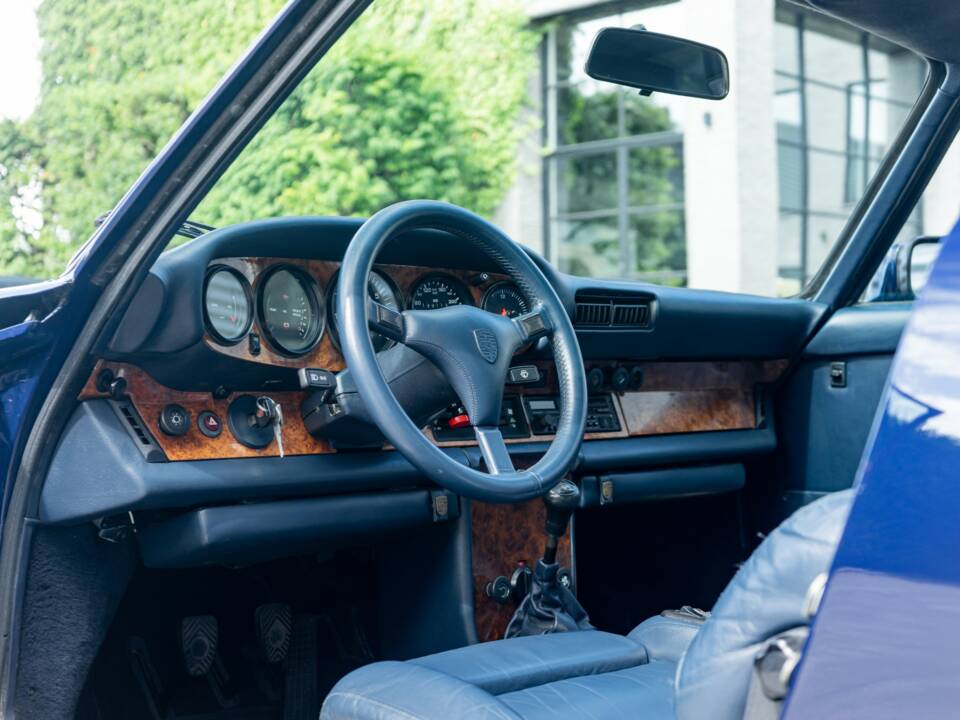 Bild 13/48 von Porsche 911 Carrera 3.2 (1984)