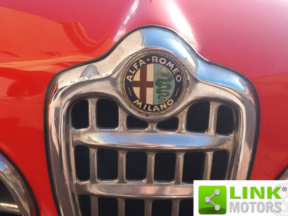 Image 3/10 of Alfa Romeo Giulia 1600 Spider (1963)