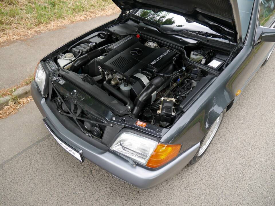Immagine 46/47 di Mercedes-Benz 500 SL (1900)