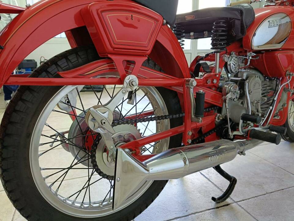Imagen 26/39 de Moto Guzzi Falcone Sport (1954)