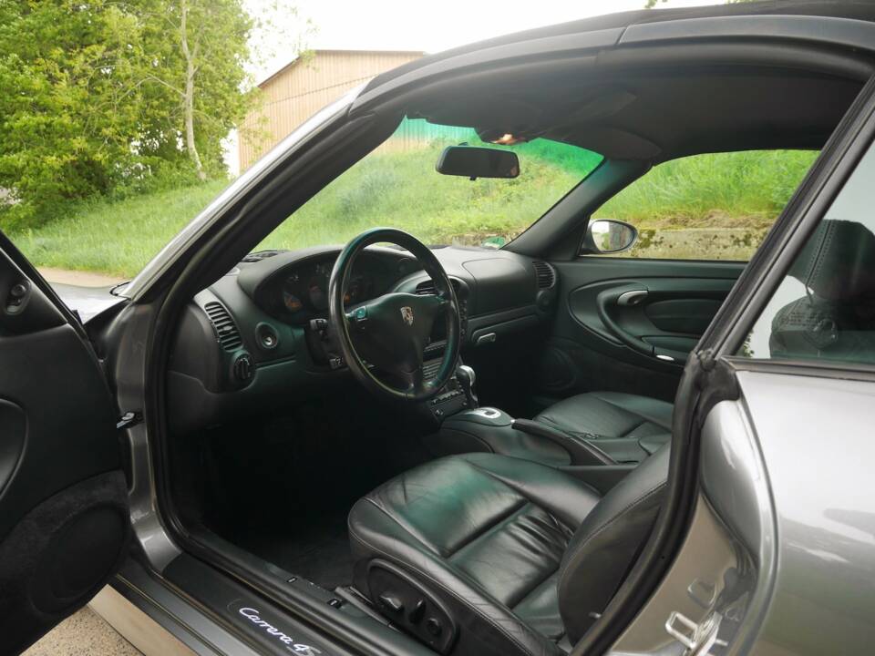 Bild 10/26 von Porsche 911 Carrera 4S (1900)