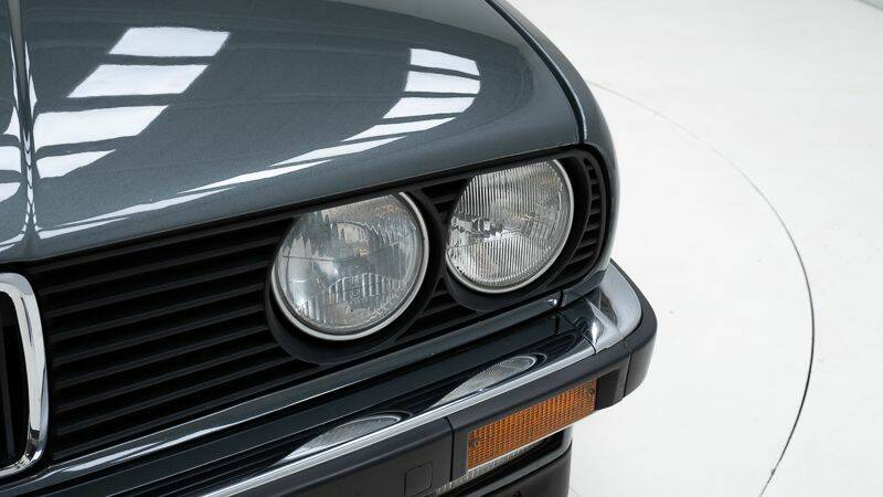 Afbeelding 11/15 van BMW 325i (1988)