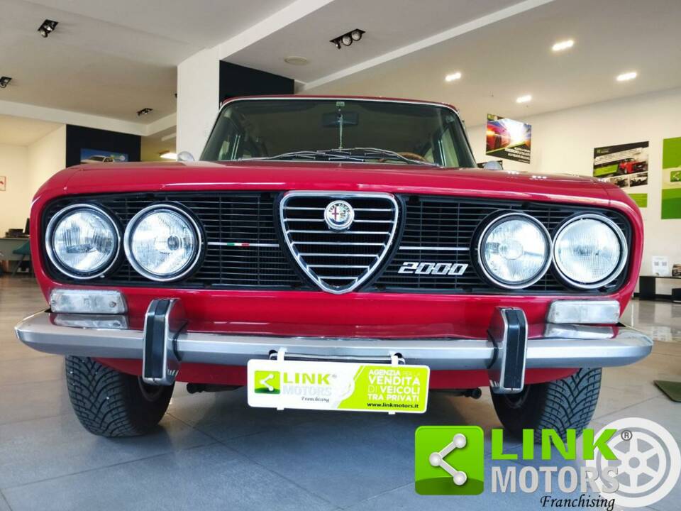 Imagen 10/10 de Alfa Romeo 2000 Berlina (1973)