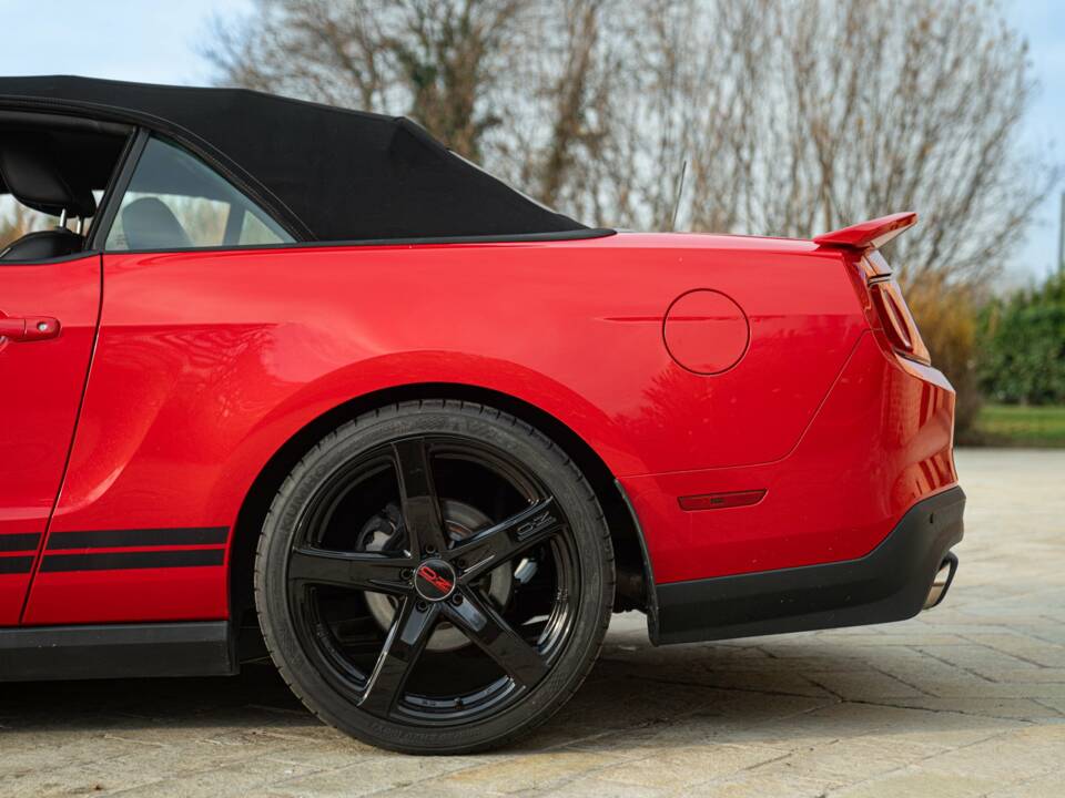 Image 30/50 of Ford Mustang Shelby GT 500 (2011)