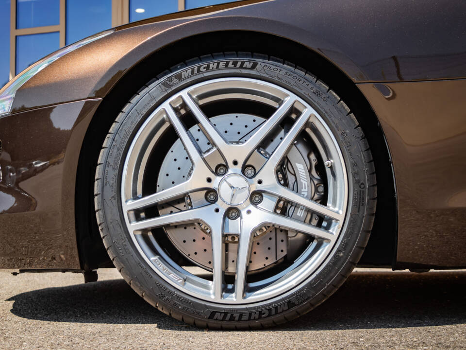 Image 8/50 of Mercedes-Benz SLS AMG Roadster (2013)