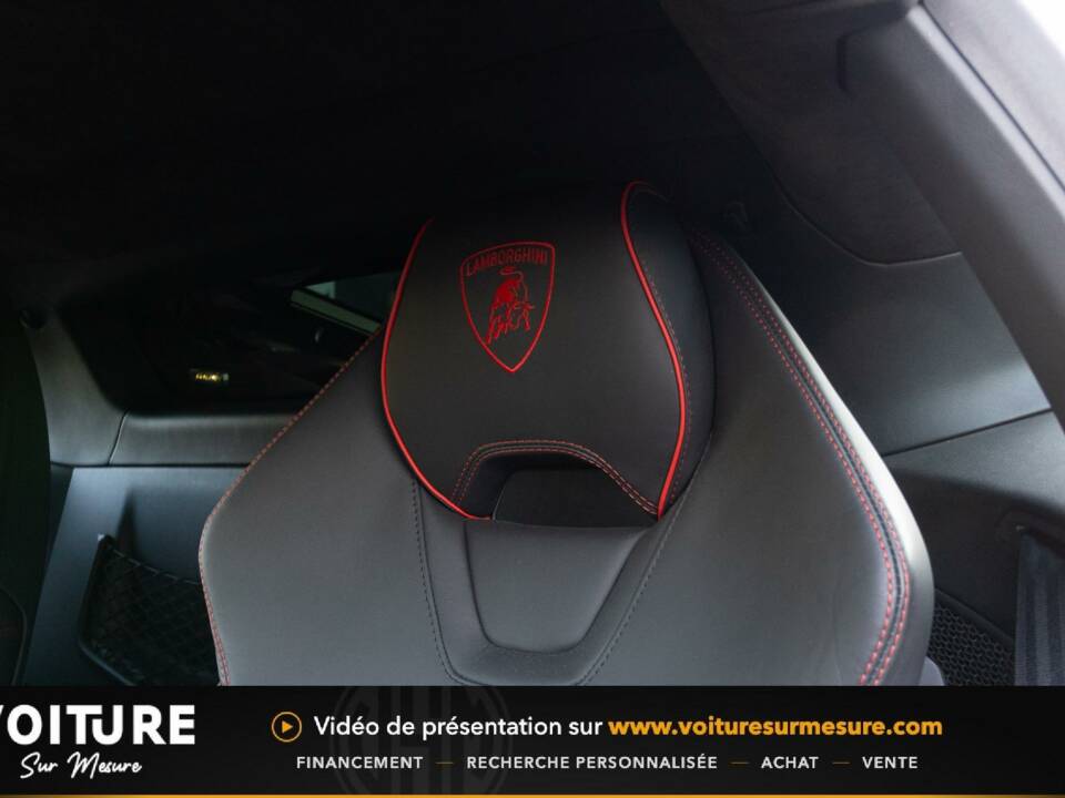 Image 12/32 of Lamborghini Huracán EVO (2020)