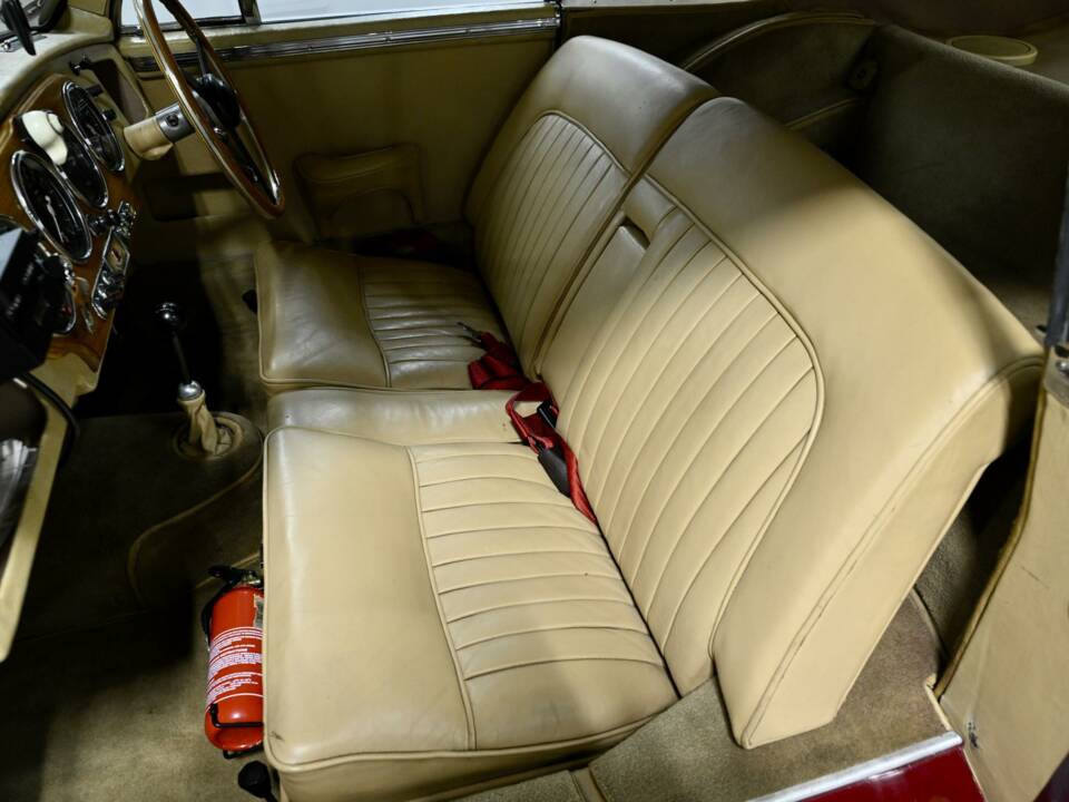 Image 30/50 de Aston Martin DB 2 Vantage (1953)