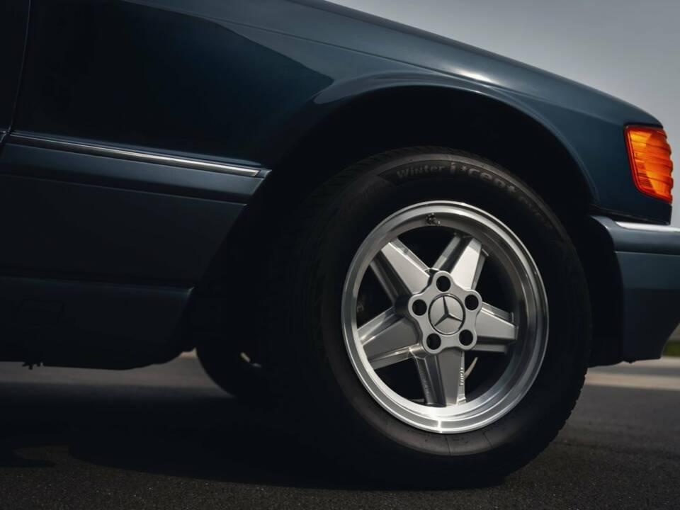 Bild 2/15 von Mercedes-Benz 560 SEC (1990)