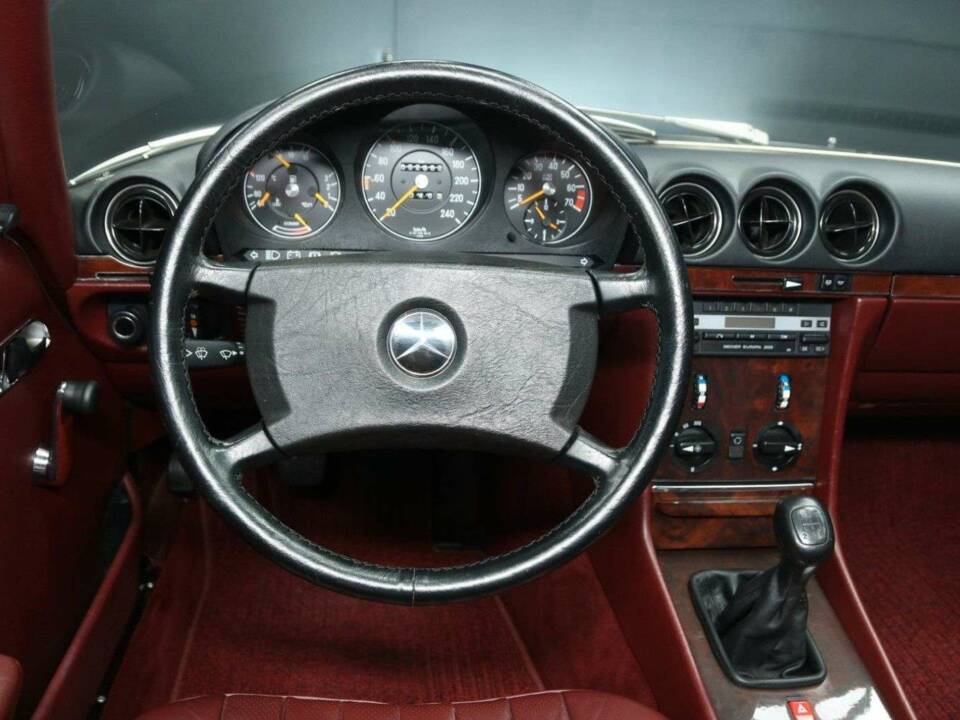 Image 14/30 of Mercedes-Benz 300 SL (1985)