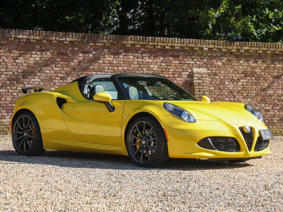 Image 22/50 of Alfa Romeo 4C Spider (2018)