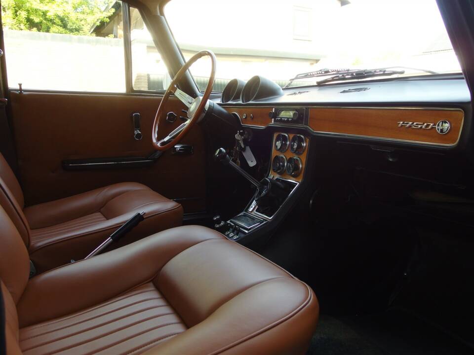 Image 44/99 of Alfa Romeo 1750 Berlina (1970)