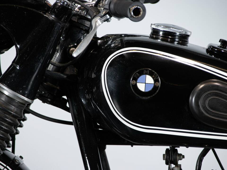 Image 19/50 of BMW R 51 (1954)