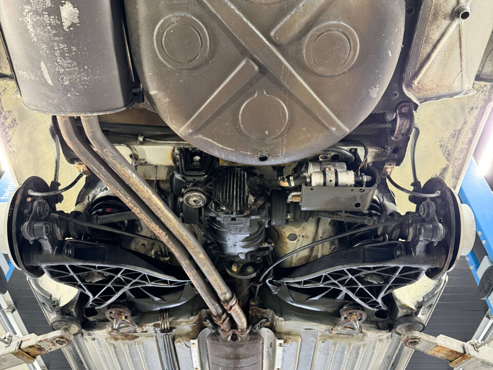 Image 52/85 of Mercedes-Benz 560 SL (1986)