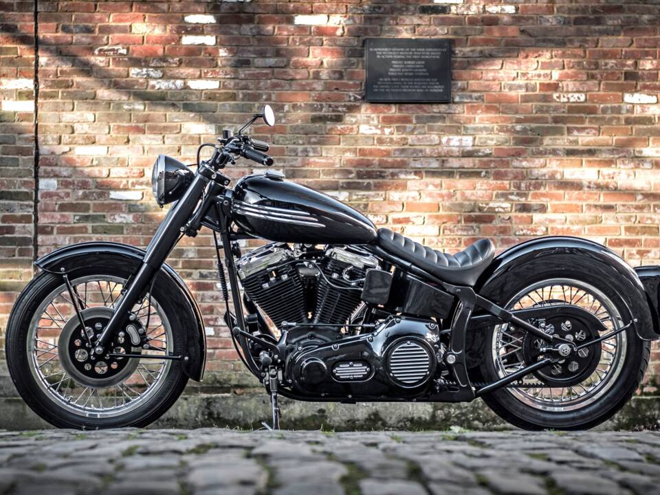 Afbeelding 11/15 van Harley-Davidson Heritage Softail Nostalgia FLSTN (1991)