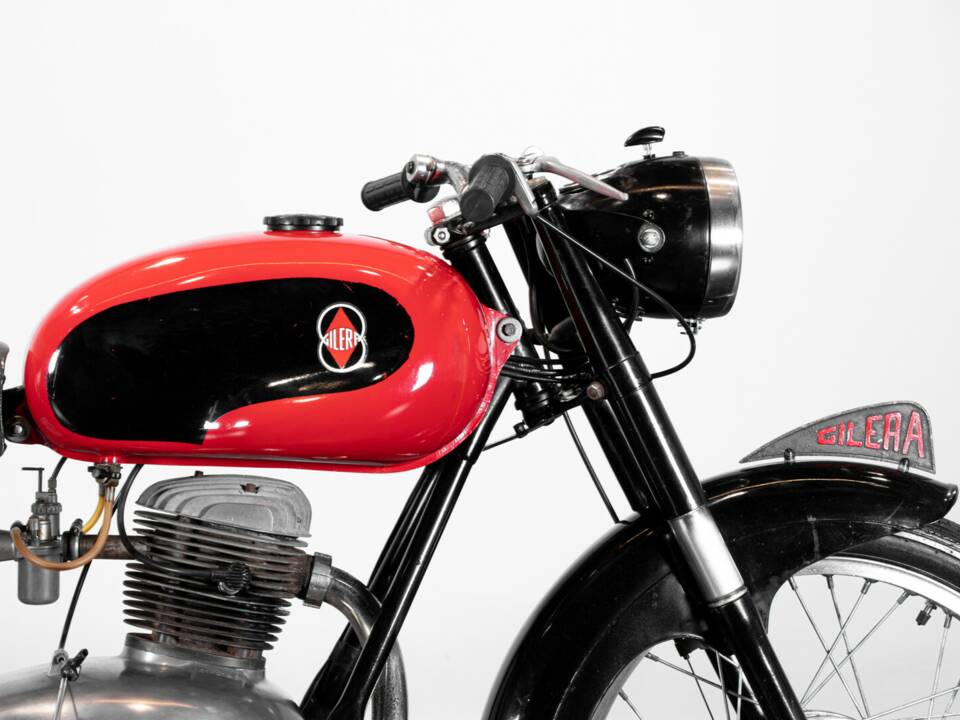 Bild 31/50 von Gilera 150 Sport (1954)