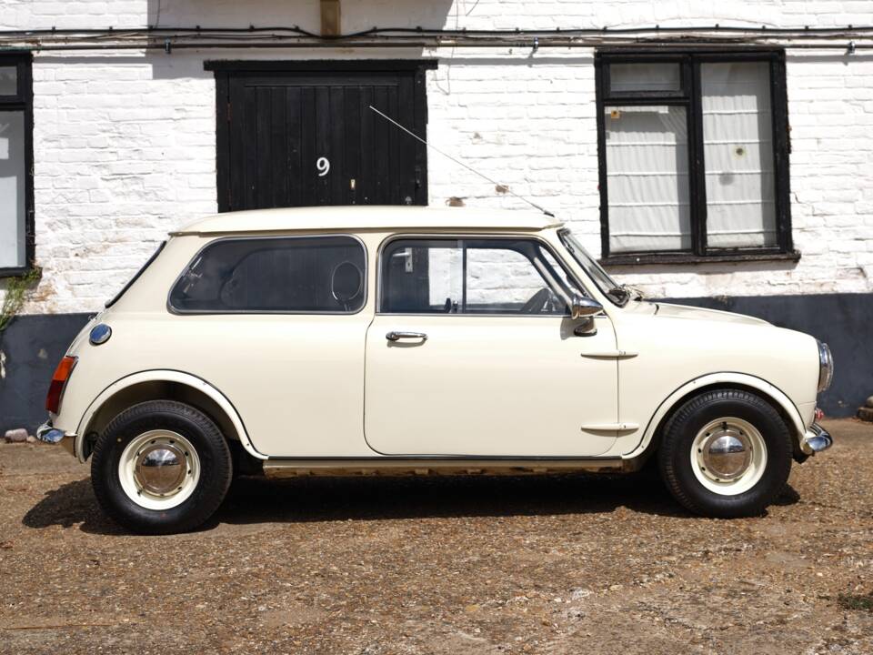 Image 2/50 of Austin Mini Cooper 850 (1968)