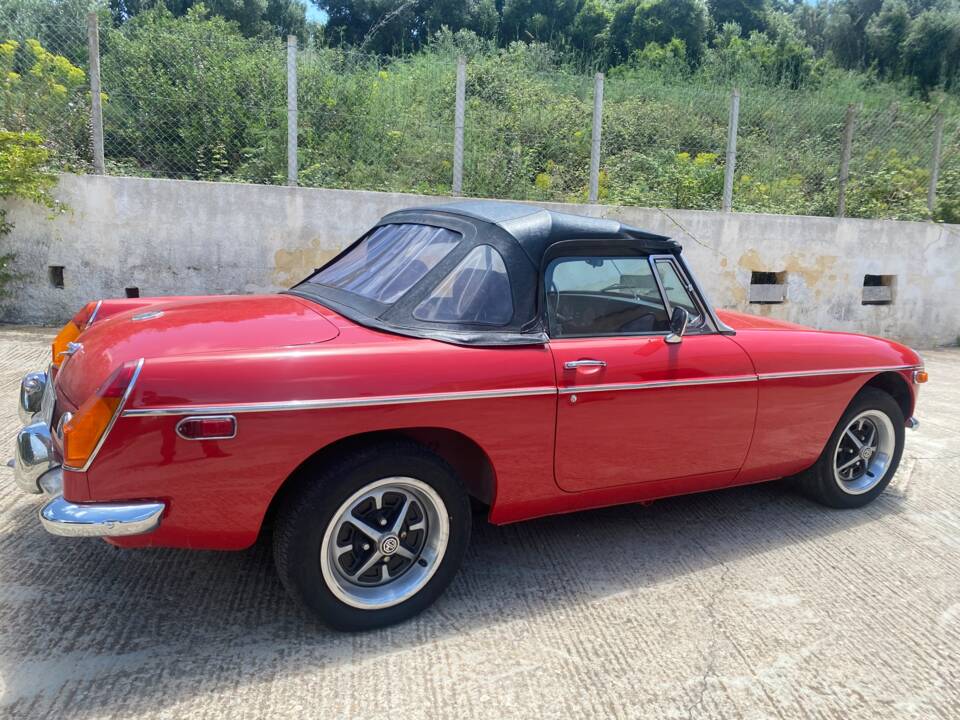 Immagine 6/66 di MG MGB (1977)
