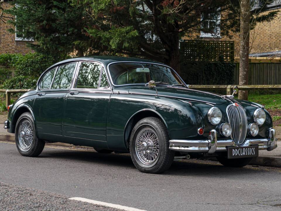 Image 2/31 of Jaguar 340 (1968)