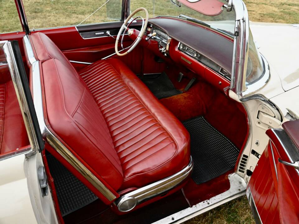 Bild 38/50 von Cadillac 62 Convertible (1954)