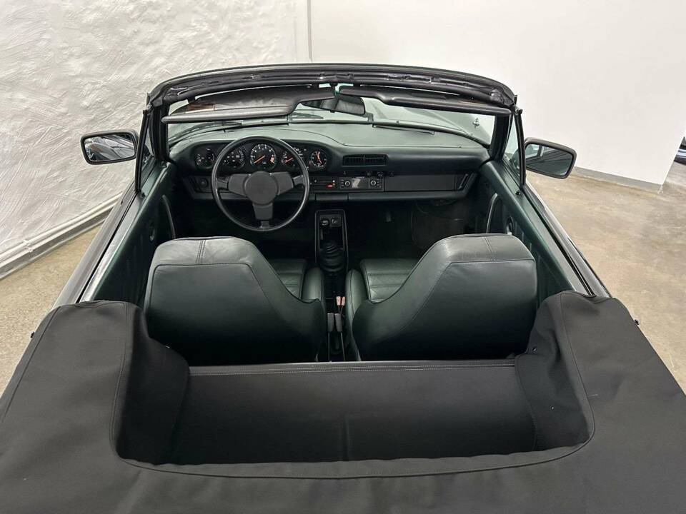Image 13/20 de Porsche 911 SC 3.0 (1983)