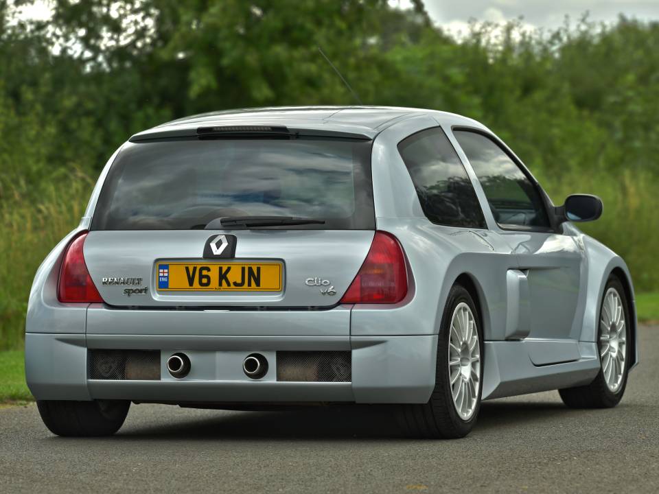 Image 4/40 of Renault Clio II V6 (2001)