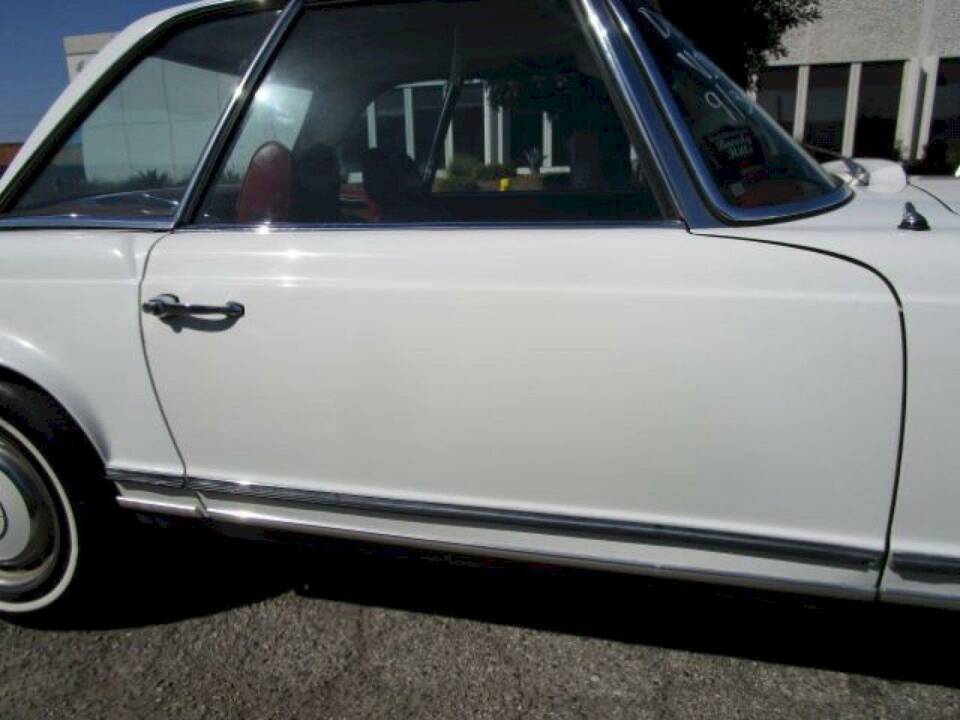 Bild 16/36 von Mercedes-Benz 280 SL (1970)