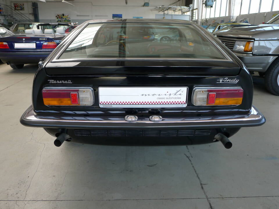 Image 25/38 of Maserati Indy 4700 (1970)