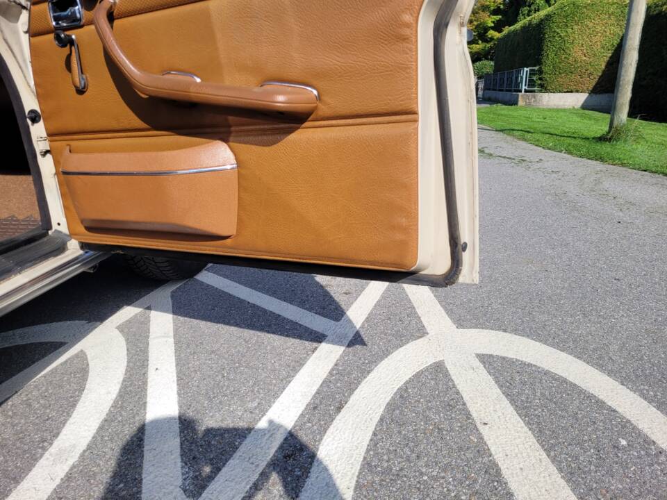 Afbeelding 7/9 van Mercedes-Benz 250 (1970)