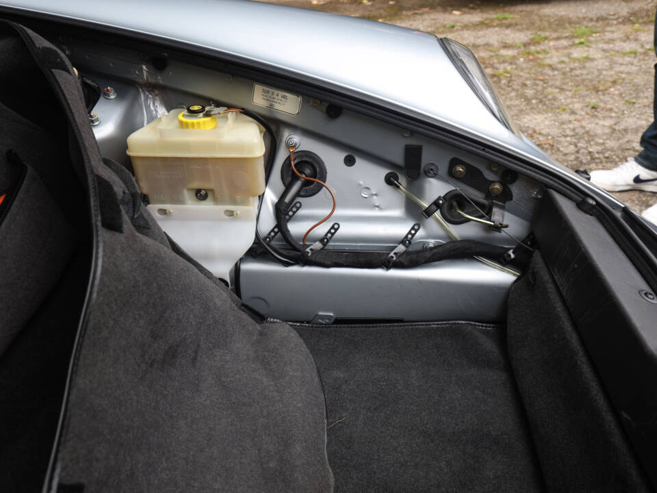Image 27/90 de Porsche 911 Carrera 4S (1996)