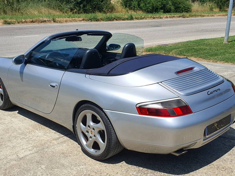 Image 7/31 de Porsche 911 Carrera (2000)